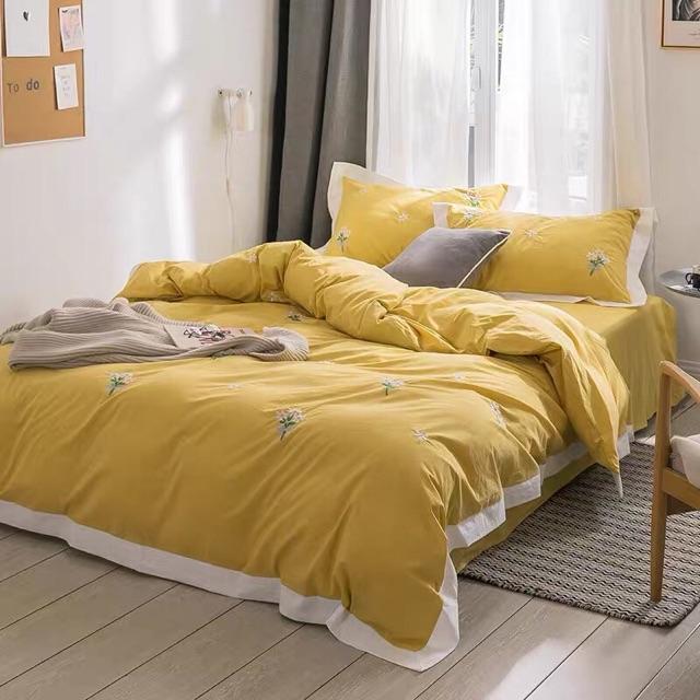 Set Cotton Đũi Silk Hàng Nhập Khẩu Nguyên Set Cao Cấp 4 Món Hoa Thêu Vàng