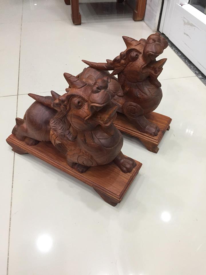 Cặp tỳ hươu, gỗ hương, kích thước cao 20cm x ngang 30cm x sâu 10cm, theo phong thủy hút tài lộc