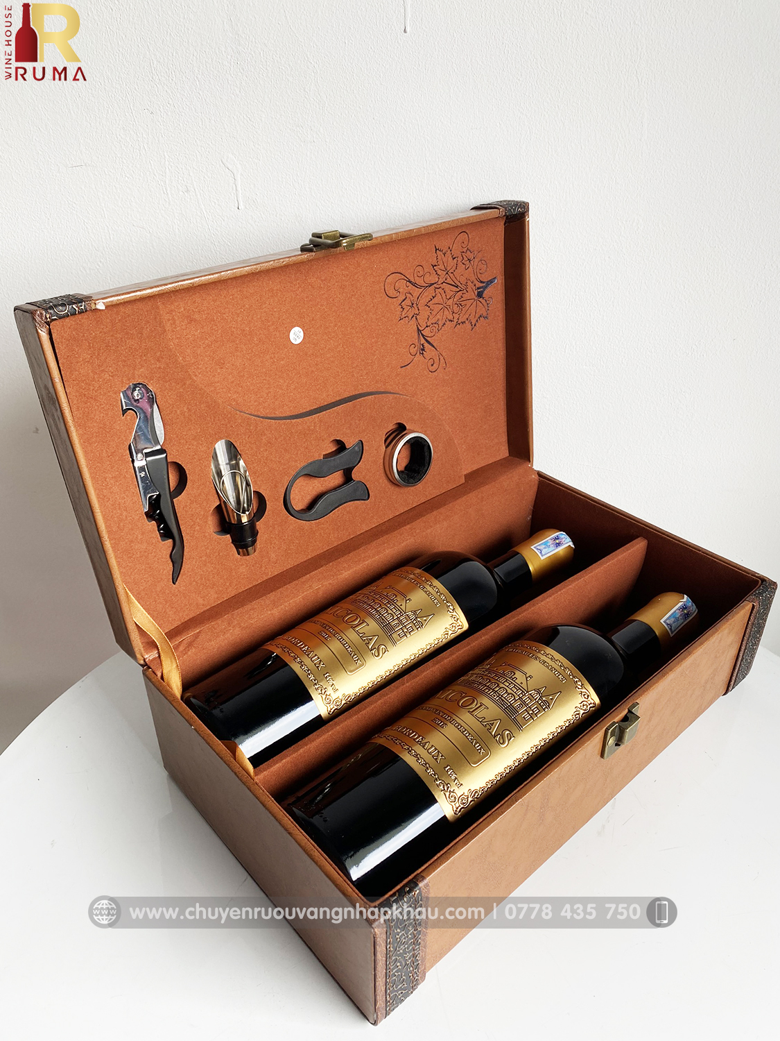 Set quà tặng hộp da 2 chai rượu vang Pháp Nicolas kèm bộ phụ kiện