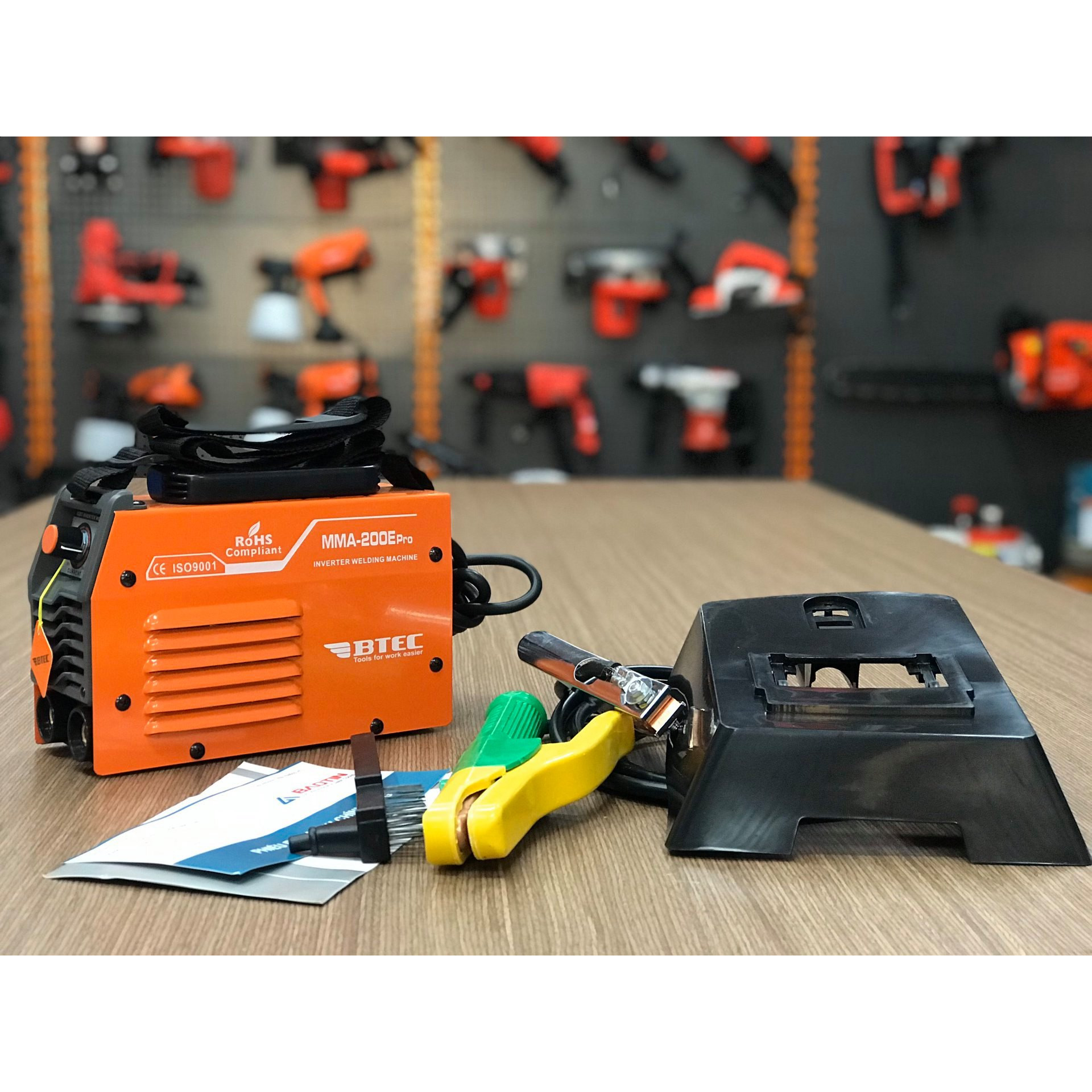 MÁY HÀN QUE ĐIỆN TỬ BTEC MMA 200E PRO - HÀNG CHÍNH HÃNG