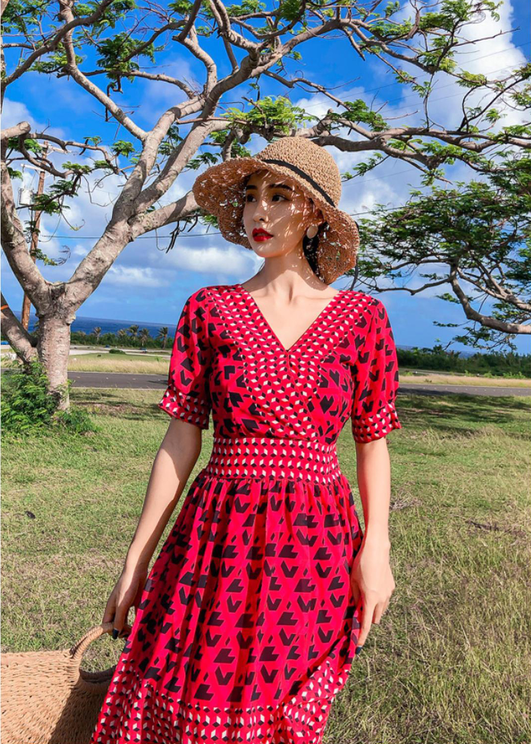 Váy maxi lửng dáng xòe, họa tiết thổ cẩm nổi bật, chất dày đẹp, đầm nữ vintage cổ chữ V, váy đi biển, du lịch đẹp | MX012