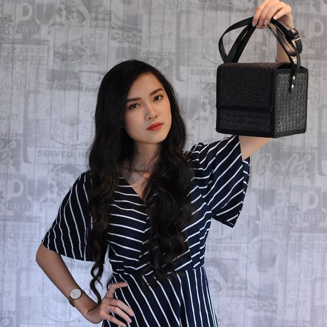 Túi xách cỏ bàng Thời trang hình Lập Phương đeo chéo 16cm x 16cm