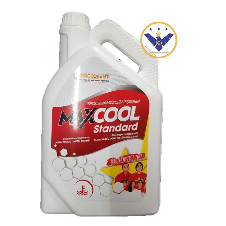 COMBO 2 can nước làm mát xe ô tô màu xanh Maxcool 4L tặng nước rửa kính 2L