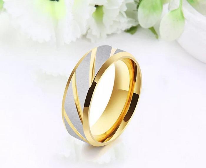 Nhẫn Thép Titan Nam Cá Tính Màu Vàng NN19