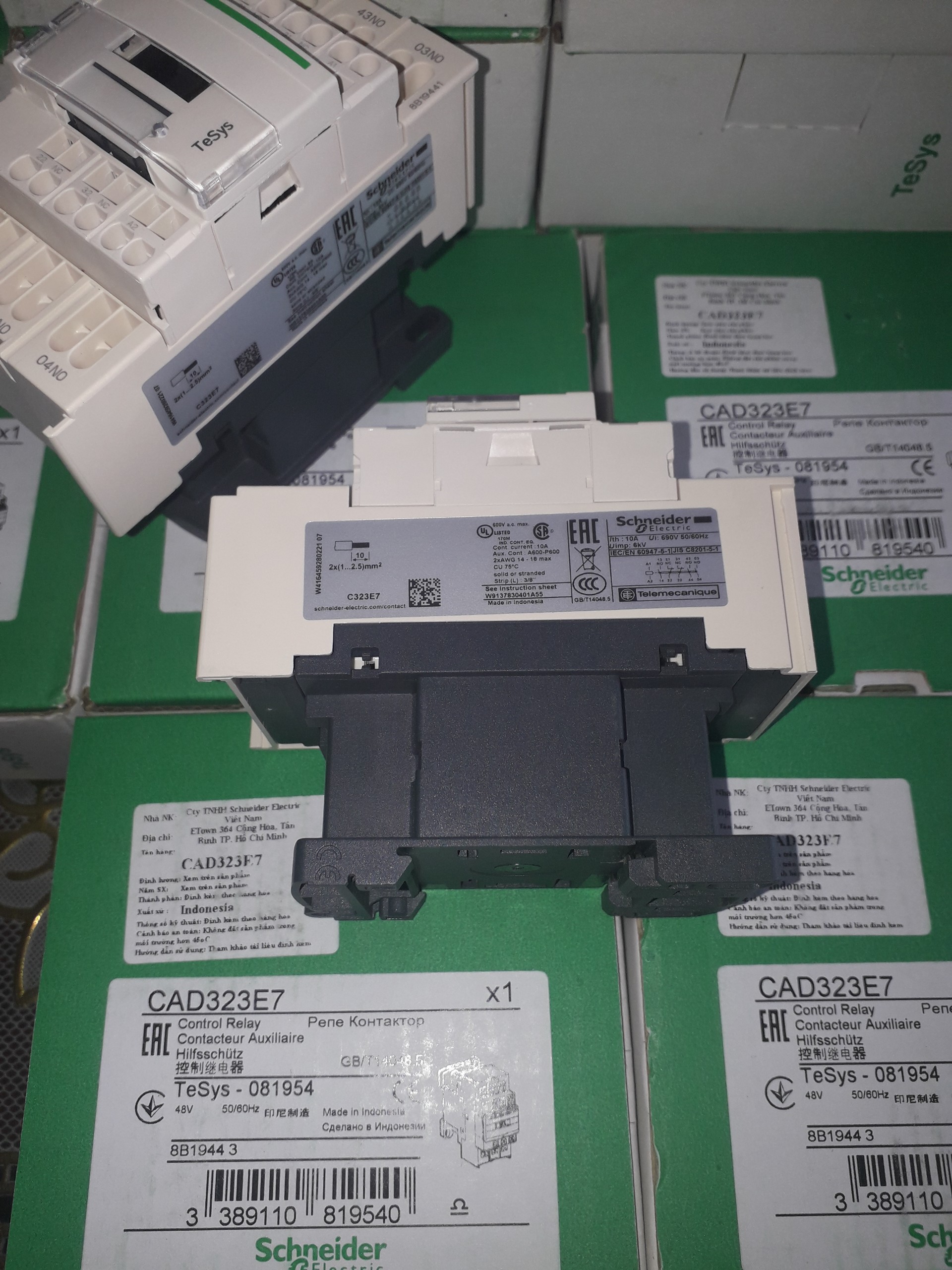 Rờ le Điều Khiển 3No+2Nc 48VAC CAD32E7 Schneider