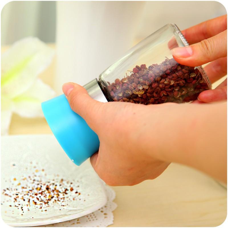 Dụng Cụ Đựng Và Xay Tiêu Tiện Dụng