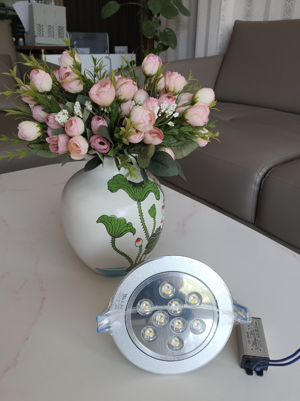 Đèn LED âm trần downlight mặt bạc 9w ánh sáng vàng phi 110