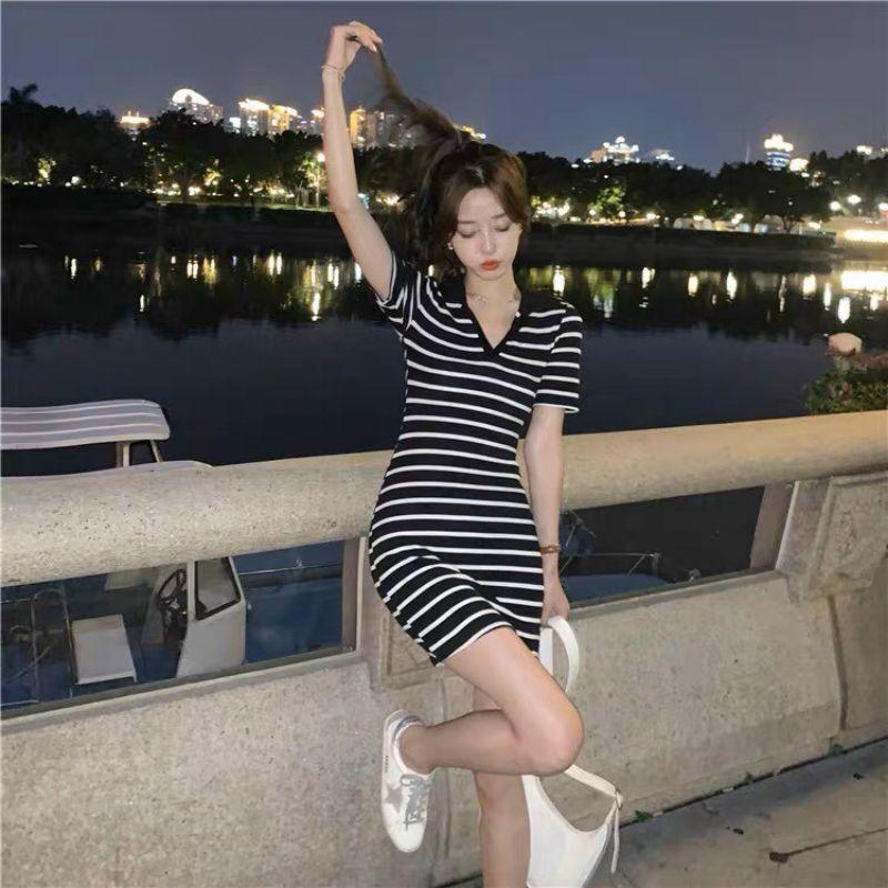ĐẦM SỌC CỔ SƠ MI ĐEN