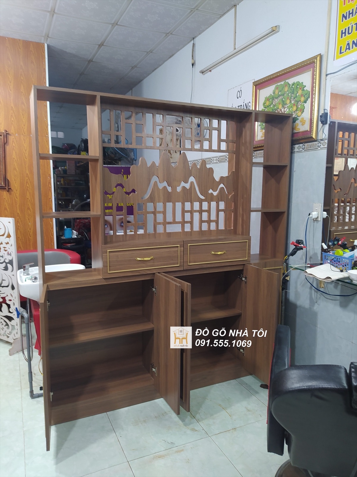 Vách Ngăn Phòng Kiêm Kệ Tivi 2m2 X 2m2 - TR629