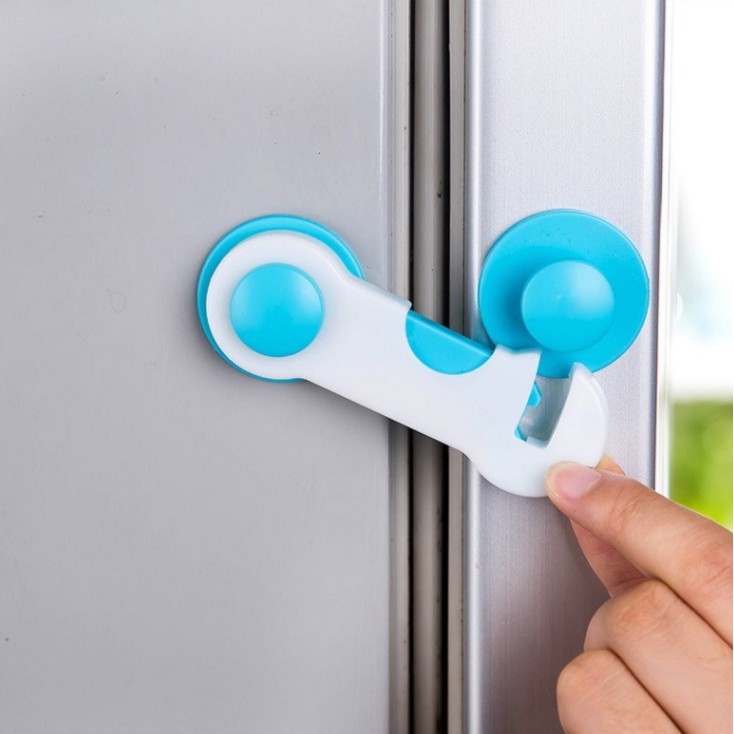 Khóa chốt cài tủ đồ, tủ lạnh, ngăn kéo chống kẹp tay an toàn cho bé nhỏ gọn chắc chắn