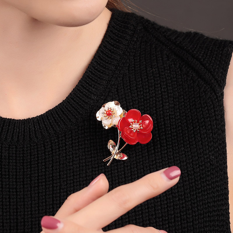 Trâm cài áo Hoa đỏ