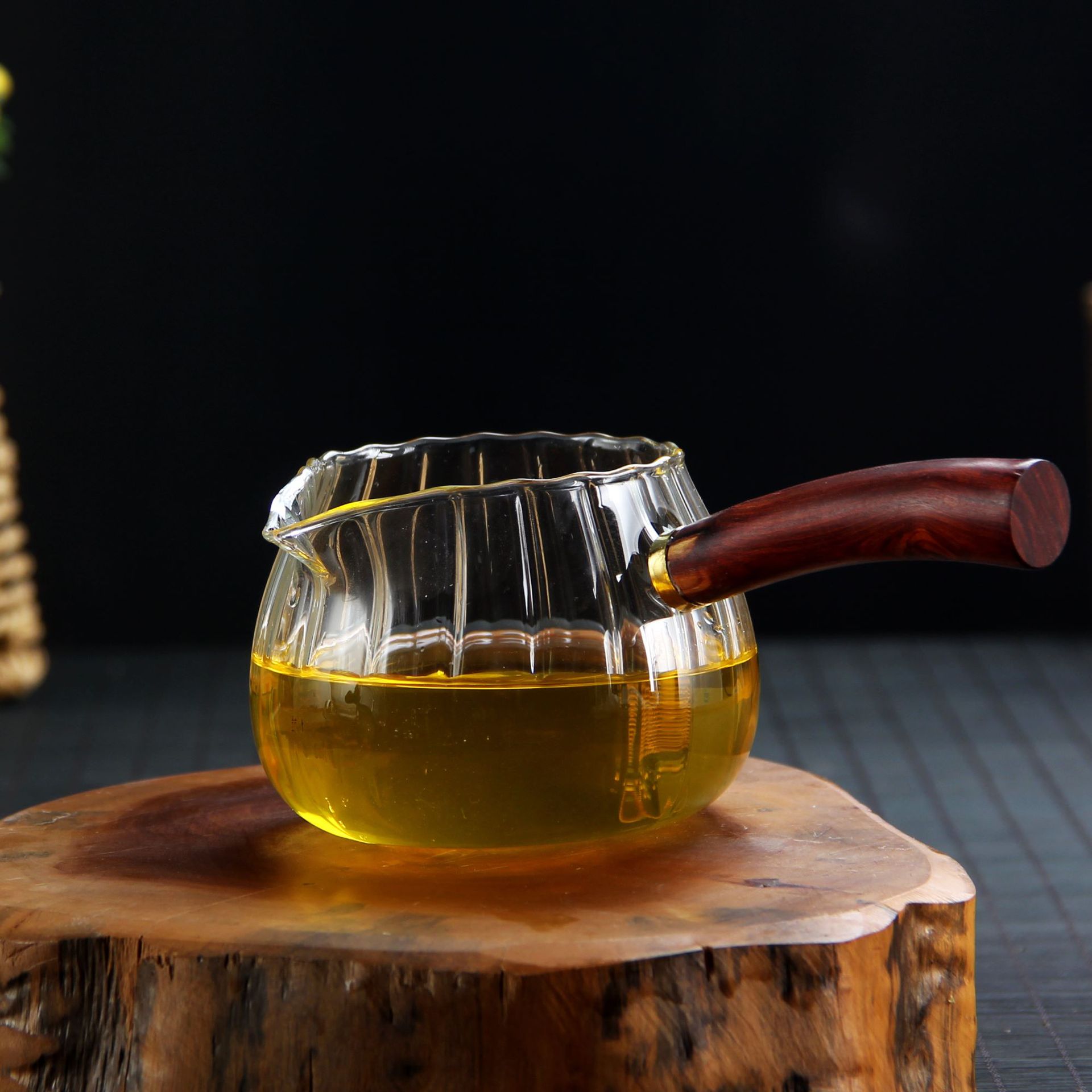 Tống chuyên trà thủy tinh Borosilicate chịu nhiệt cao cấp (Cán gỗ chắc chắn