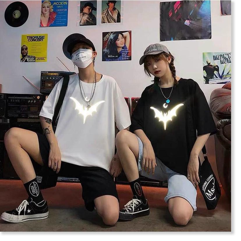 ÁO THUN DẠ QUANG NAM NỮ TAY LỠ PHOM RỘNG,IN HÌNH CON DƠI PHẢN QUANG BẠC MÀU TRẮNG ĐEN PHONG CÁCH CÁ TÍNH-JINS STORE