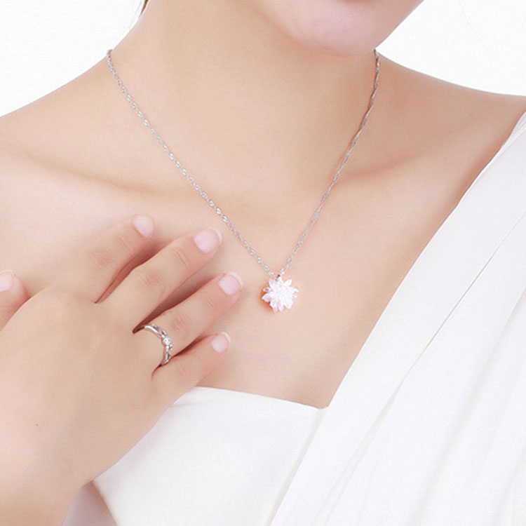 Dây chuyền nữ hoa đá bông tuyết phale đơn giản ấn tượng