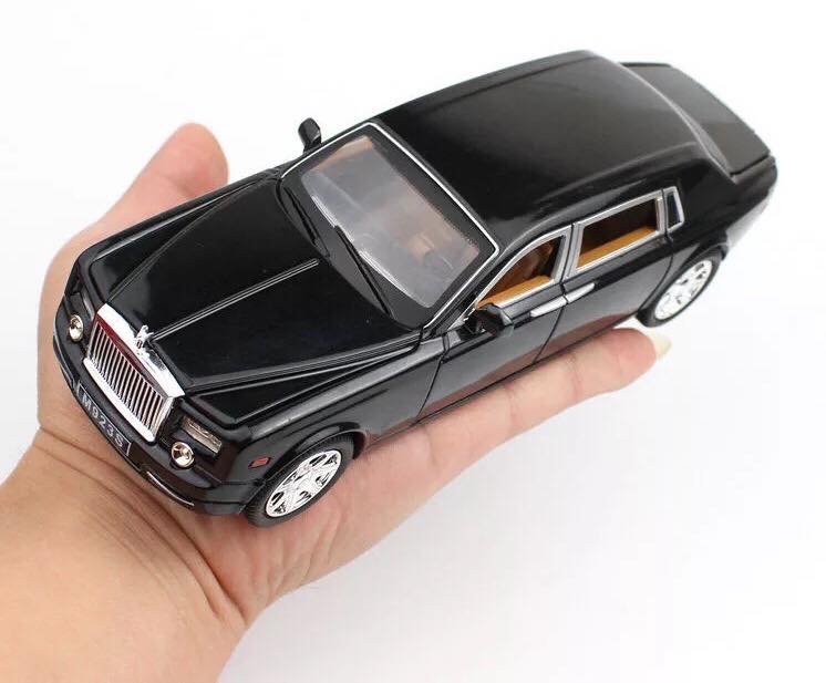 Mô hình xe Rolls Roycle Phantom 1:24 hiệu XLG - M923S-6 (đen)