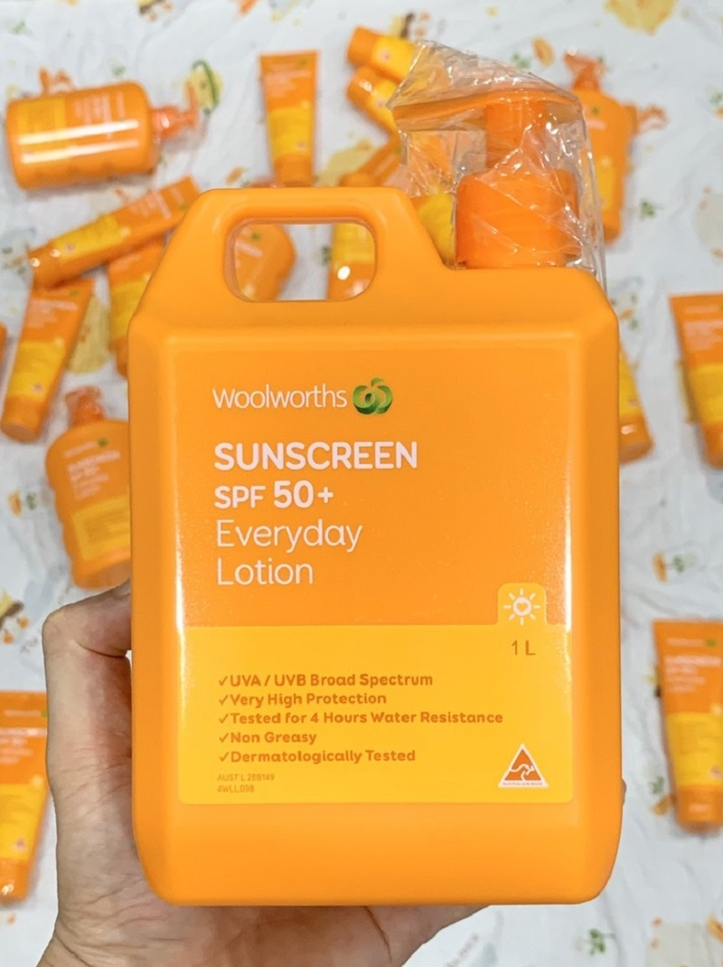 KEM CHỐNG NẮNG WOOLWORTHS SUNSCREEN SPF50+ EVERYDAY LOTION 1000ML