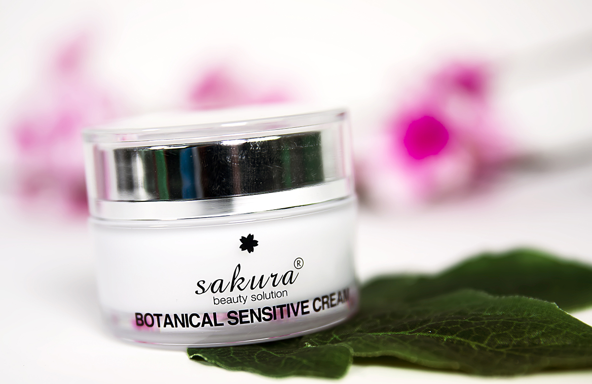 Kem dưỡng da nhạy cảm Sakura Botanical Sensitive Cream