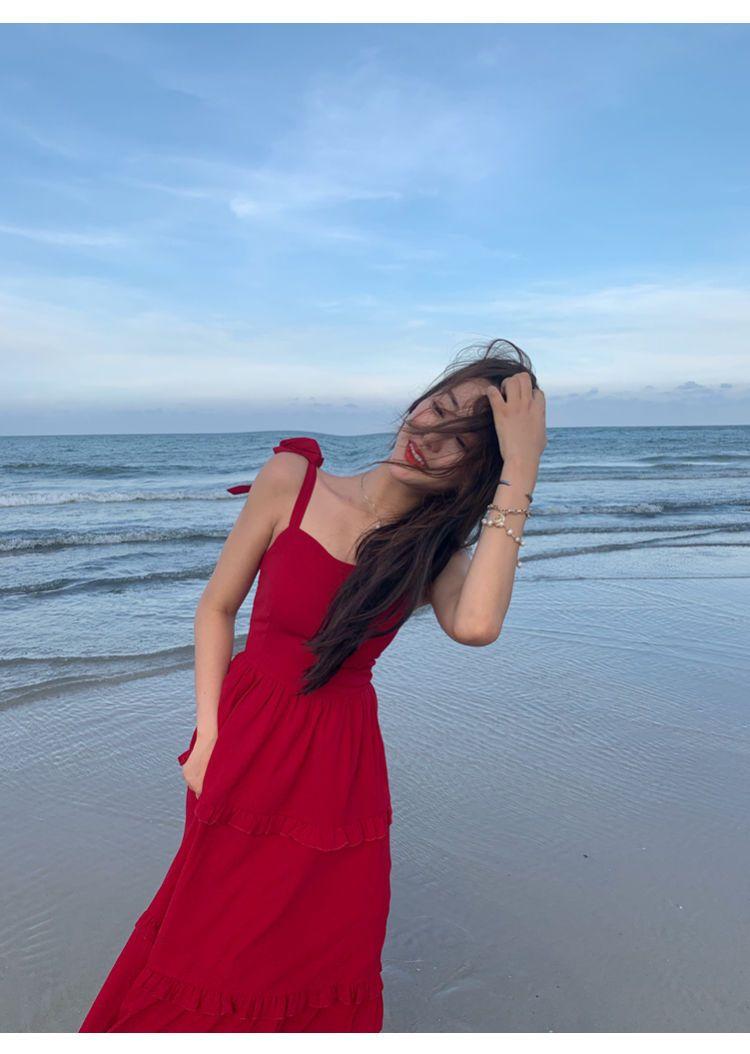 DONGSHOP Red Sling Dress Design Sense Little French Vintage Beach Dress Đối với phụ nữ đi biển kỳ nghỉ mùa hè 2023