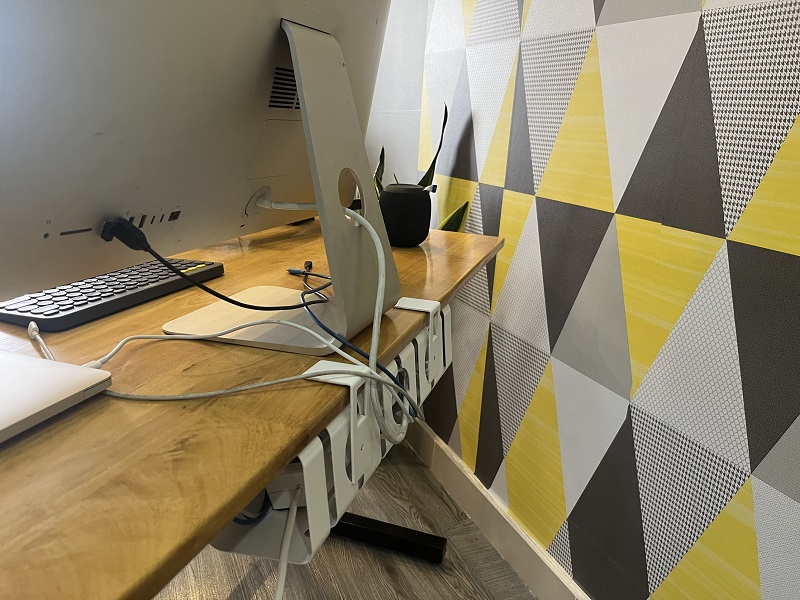 Giá Đỡ Ổ Cắm Điện Dưới Gầm Bàn; Giá Treo Ổ Cắm Điện Setup Bàn Làm Việc Không Cần Khoan Vít Nhiều Màu