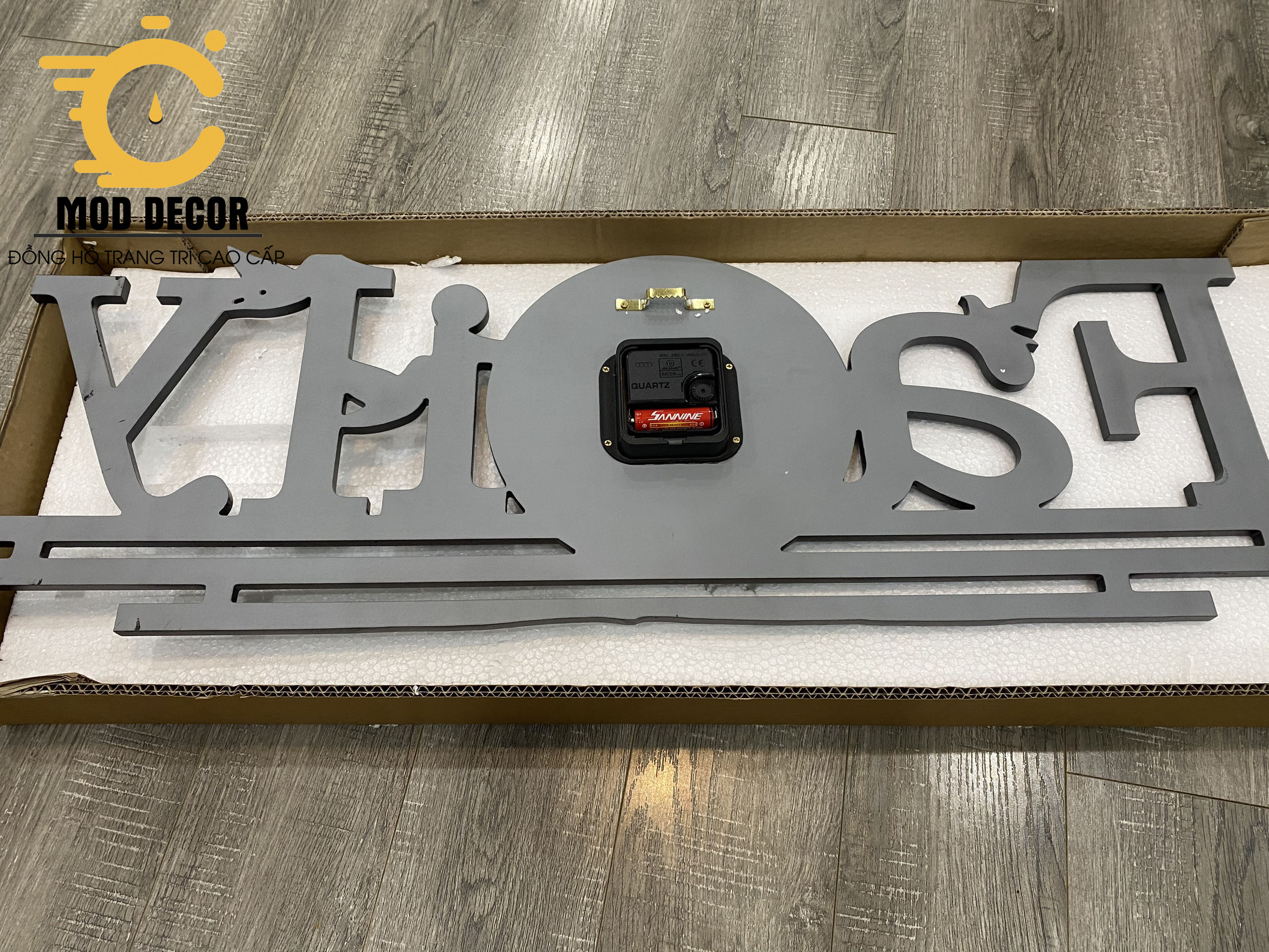 Đồng hồ treo tường kim trôi Family hạnh phúc M115