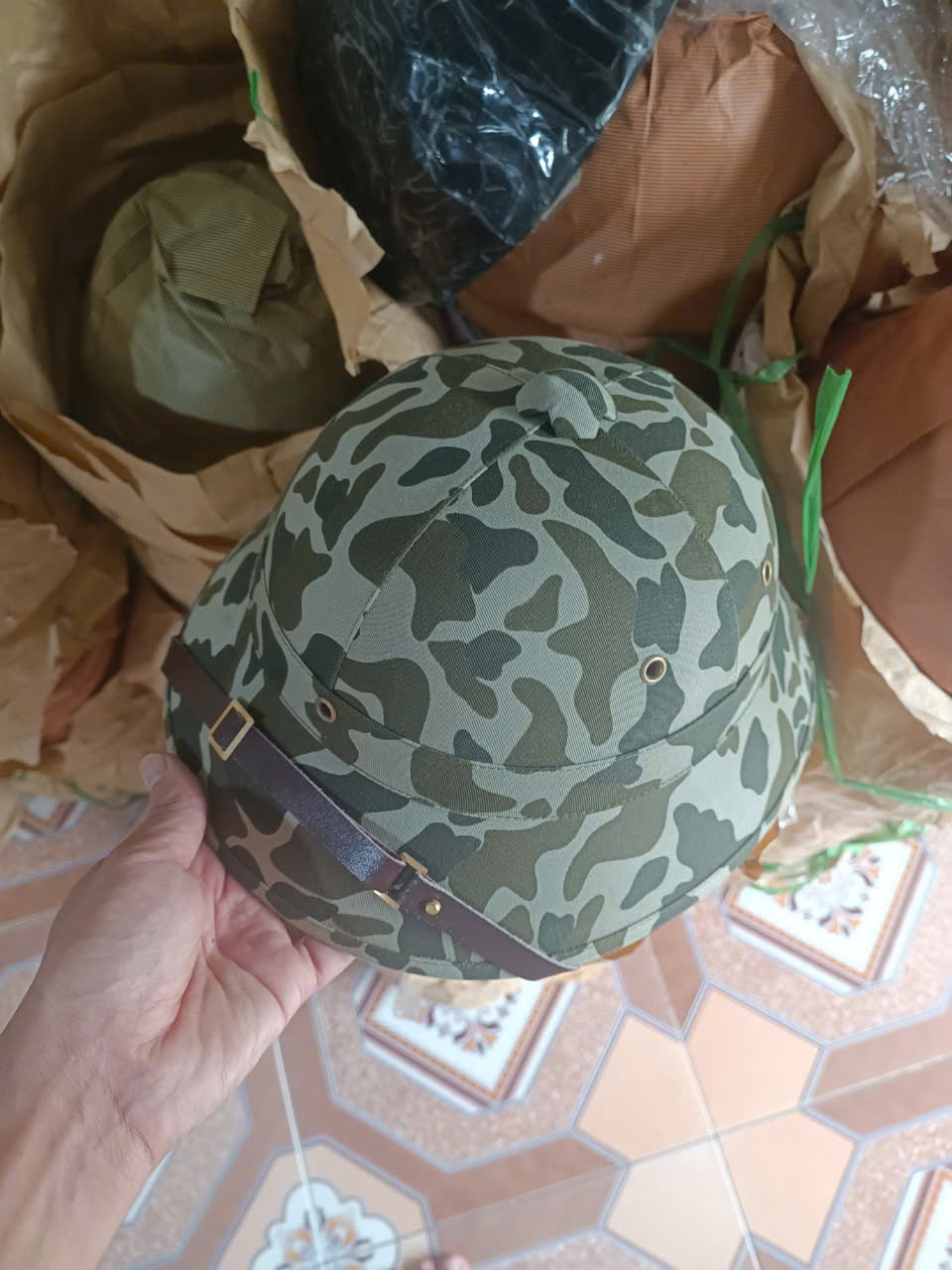 Mũ cối chống nước chịu lực chịu va  dập tốt