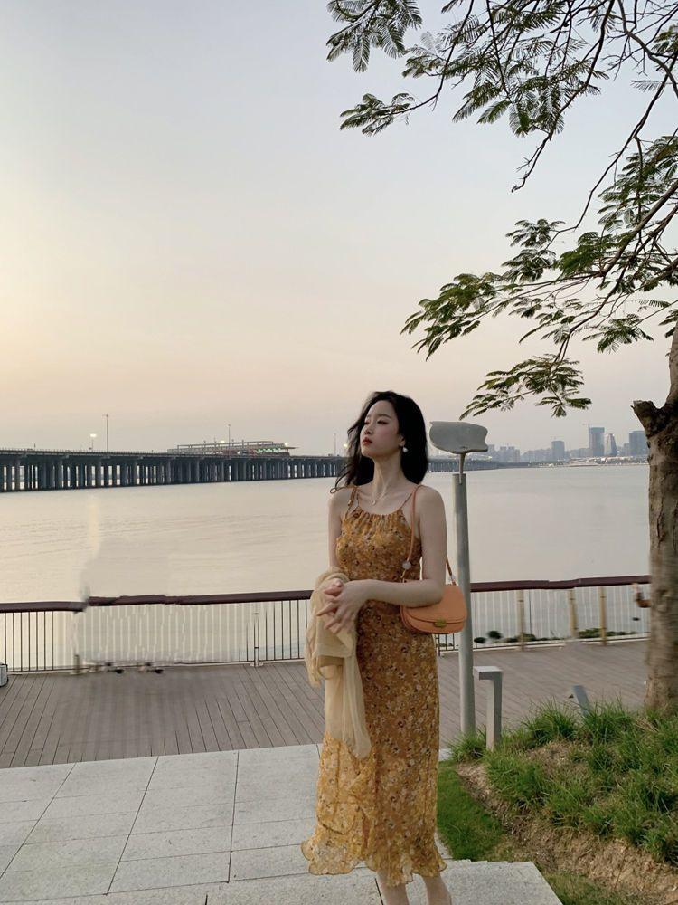 CHENGRUI Váy lụa trắng, váy lụa hoa, váy dài mùa hè 2023.