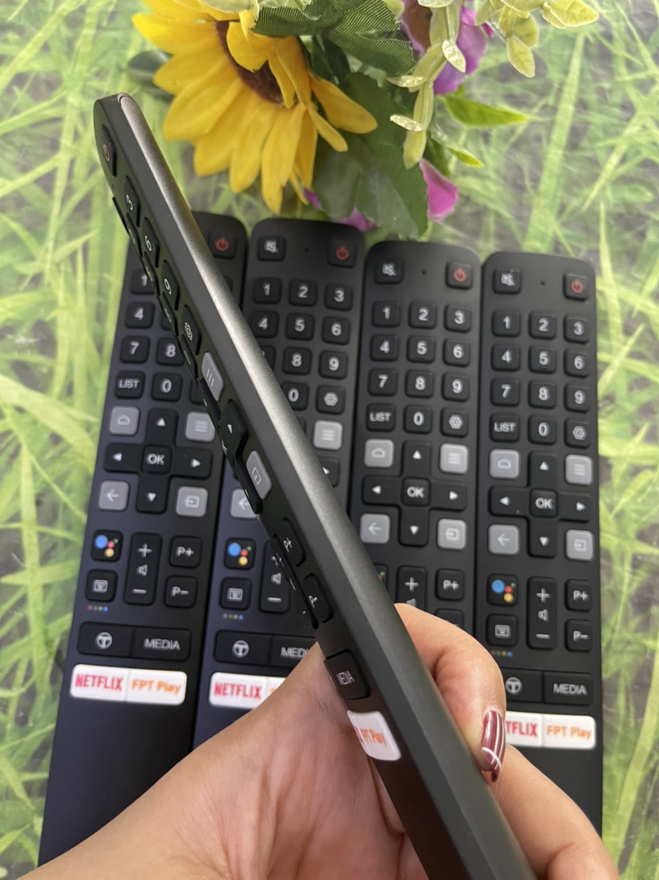 Remote tivi giọng nói dành cho TV TCL PHÍM FPTPLAY