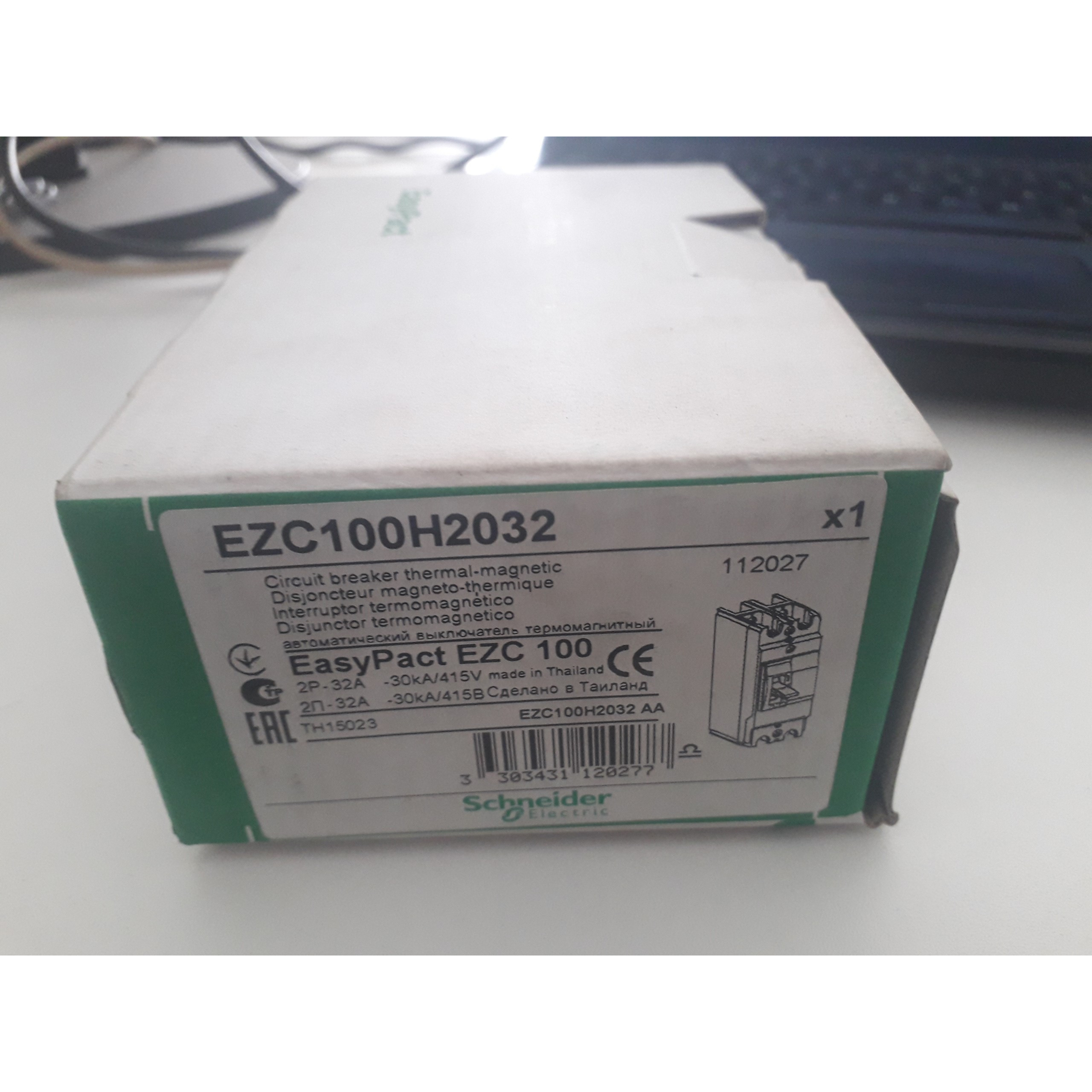 EZC100H2032 cầu dao điện 2P-32A Icu 50kA Schneider