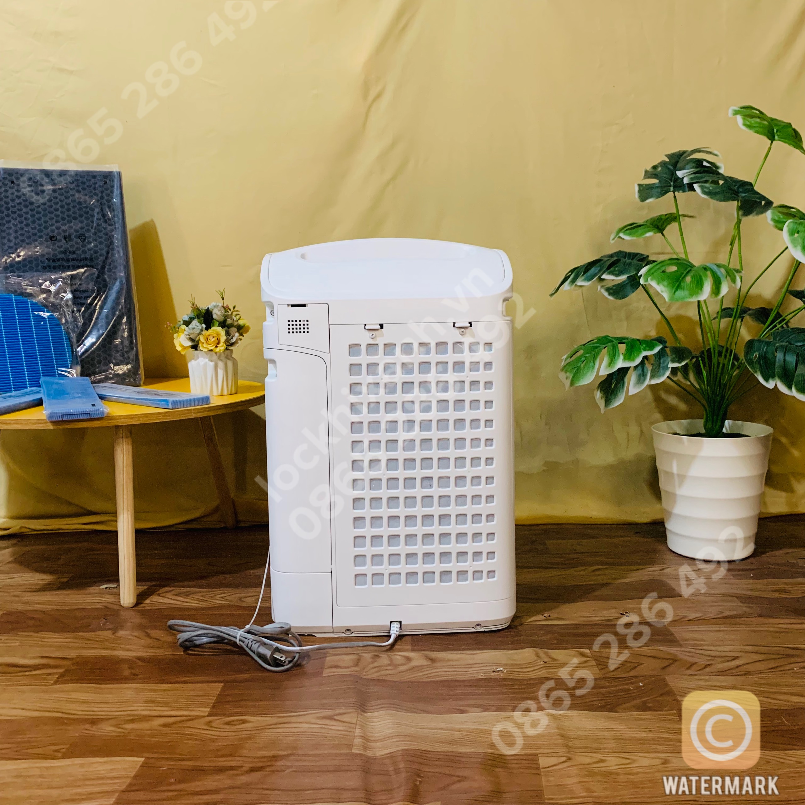Máy lọc không khí giá rẻ Sharp KC 45-50 hiển thị độ ẩm, bù ẩm, khử khuẩn, lọc bụi mịn, màng lọc thay mới
