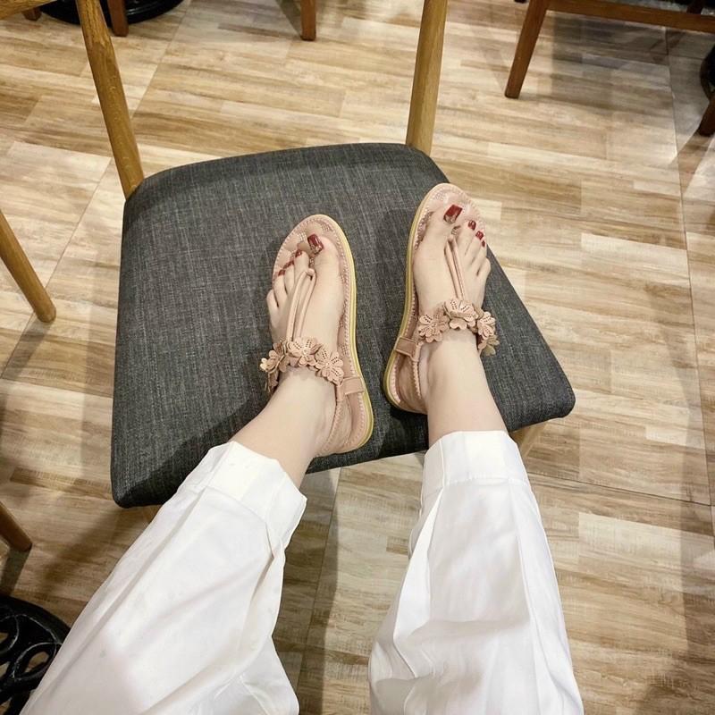 Sandal kẹp quai T hoa nhí lót thêu êm gót 2cm