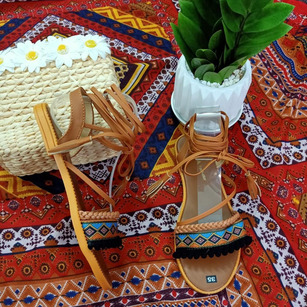 Giày sandal thổ cẩm cột dây tua rua phong cách vintage