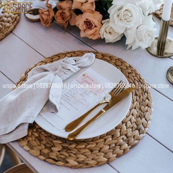 Tấm lót bình hoa, lót chén dĩa bằng lục bình (bèo) hình tròn màu tự nhiên D30 cm/ Woven Wicker Round Placemat D30 cm