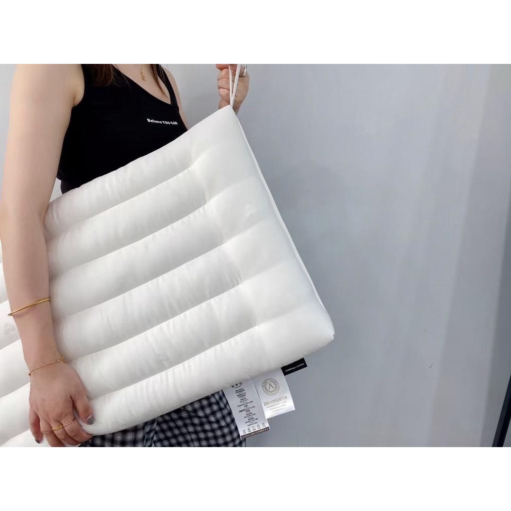 Gối lụa tim cao cấp