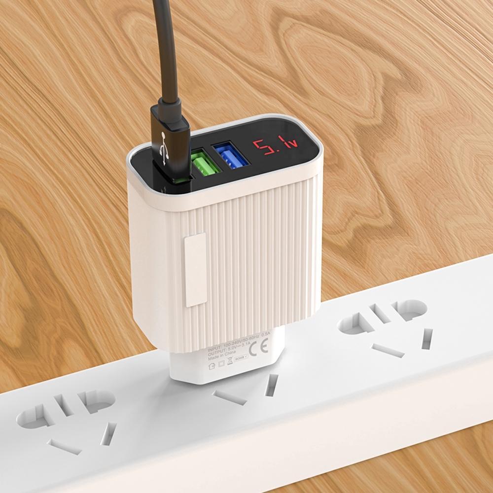 Củ Sạc Nhanh 3 Cổng USB Với Màn Hình Hiển Thị Kỹ Thuật Số
