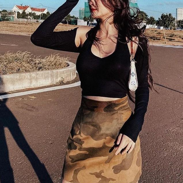 SET ÁO CROPTOP TAY RỜI KIỂU MỚI 2 MÀU TRẮNG ĐEN QUYẾN RŨ FREESIZE CÁ TÍNH