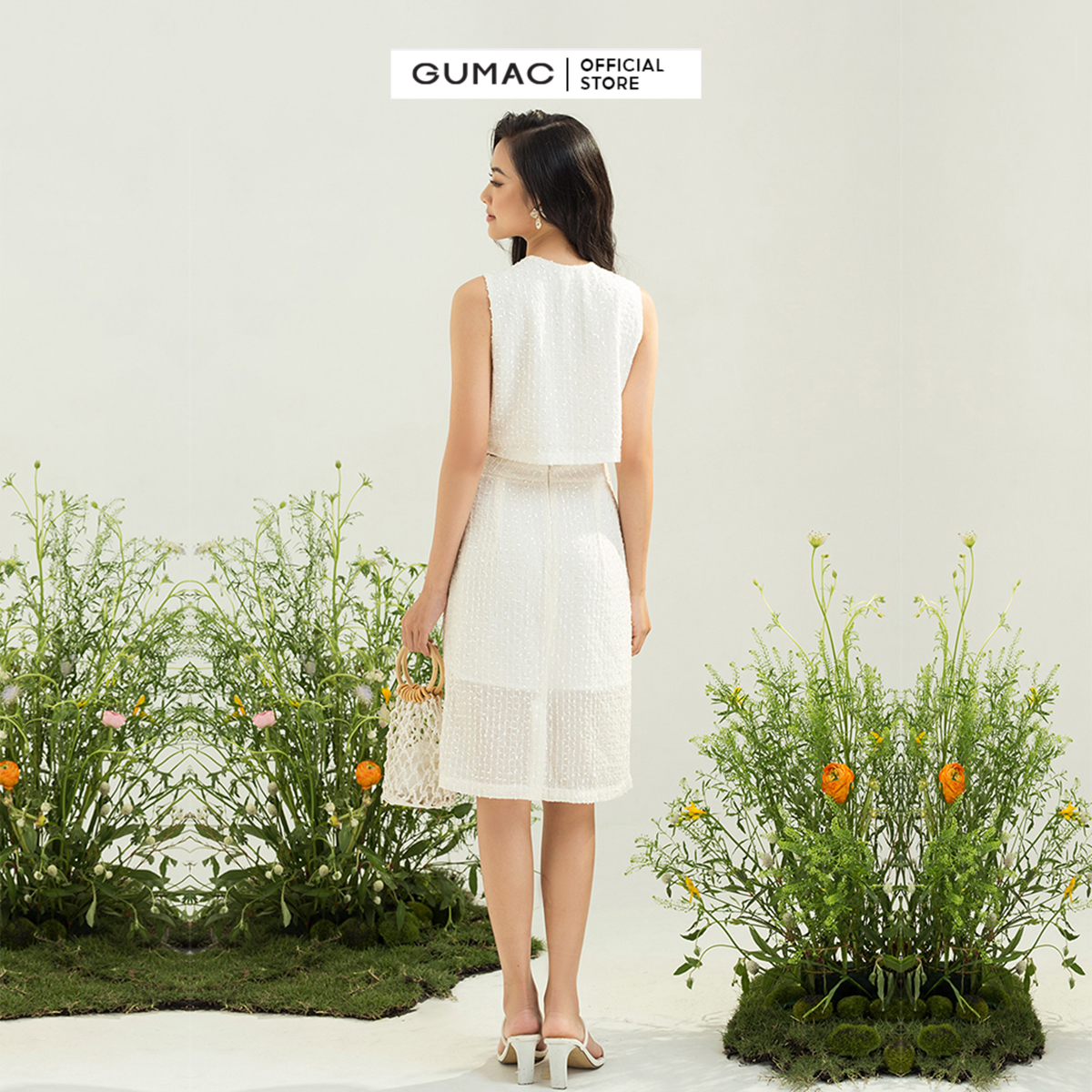 Áo sơ mi nữ GUMAC AC03049 cổ chữ V đính nơ ngực