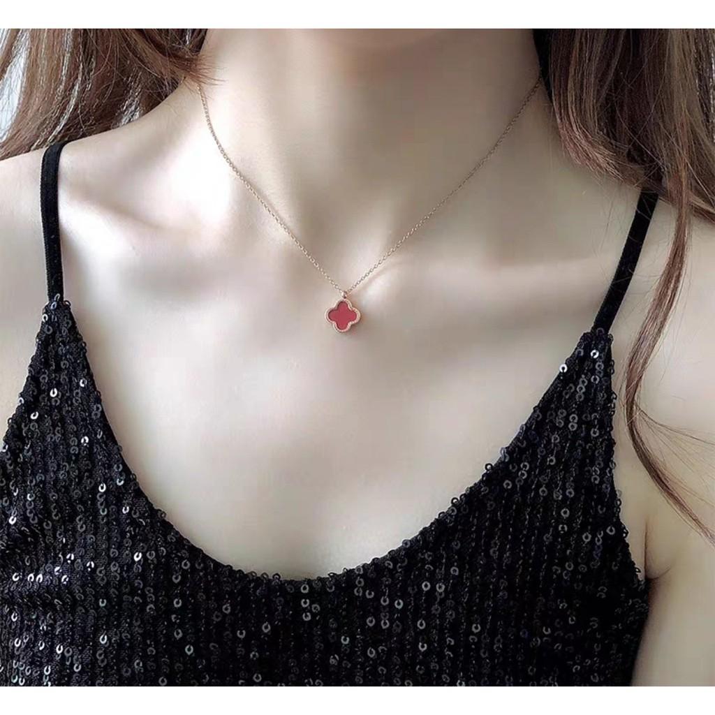 Vòng cổ nữ Titan mặt hoa 4 cánh , không han gỉ