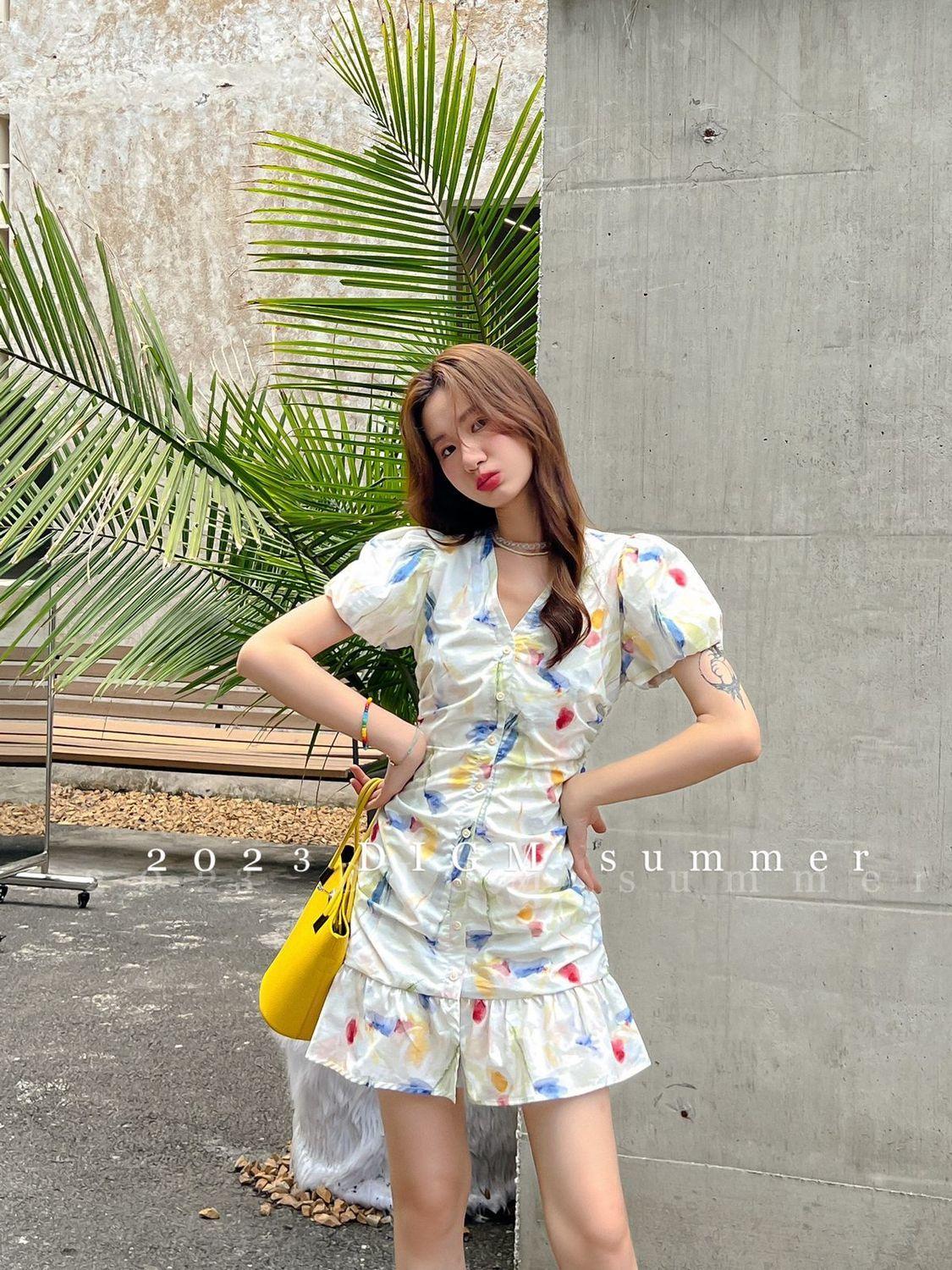 TOBE1SHOP Phong cách Pháp Vintage tranh sơn dầu xếp li váy mùa hè V cổ thắt lưng hiển thị gầy khí chất cao cấp cảm giác váy nhỏ