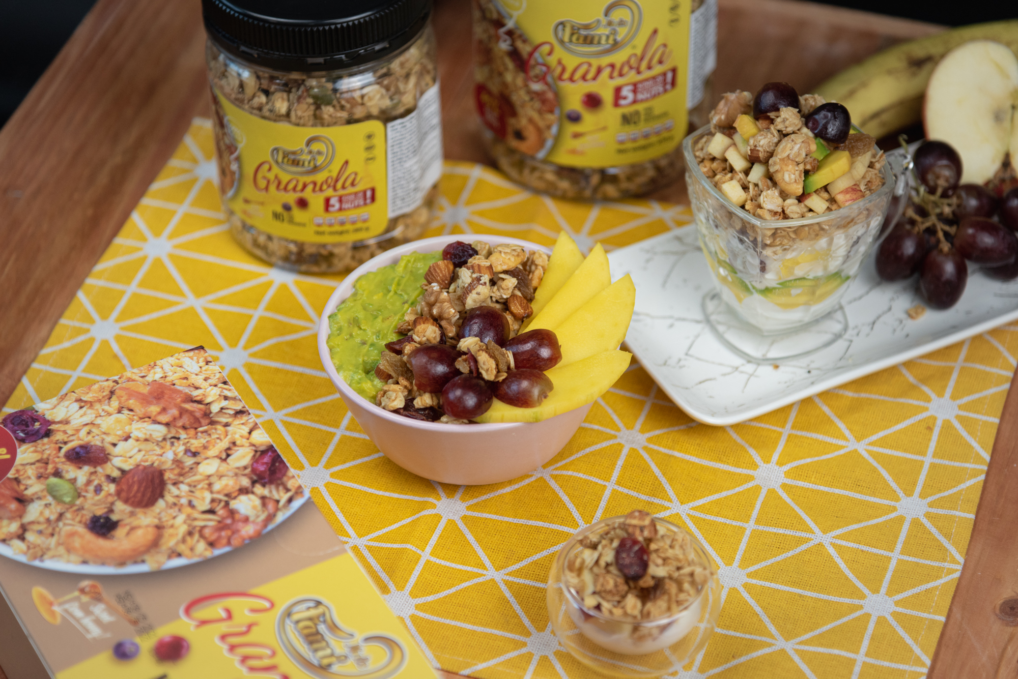 HẠT DINH DƯỠNG NGŨ CỐC GRANOLA FAMINUTS - Ly Giấy 42g - Ngữ Cốc Giảm Cân