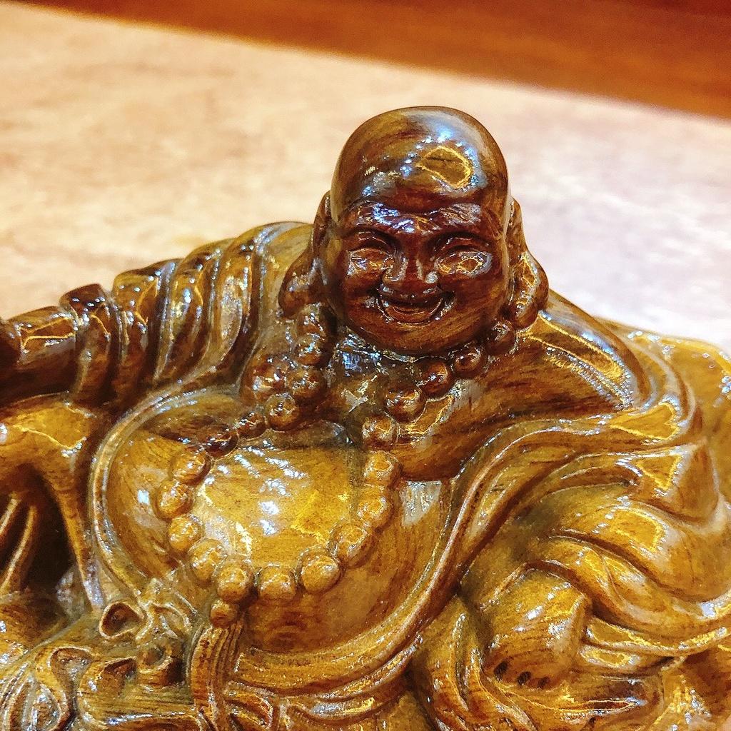 Tượng Phật Di Lặc Ngồi Lá Sen Bê Bát Vàng Gỗ Bách Xanh Để Xe Ô Tô, Bàn Làm Việc.