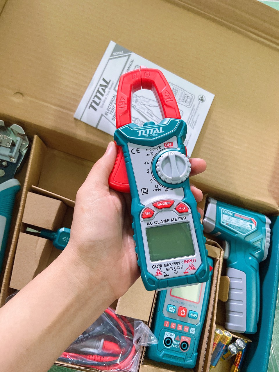 Bộ 5 Dụng Cụ Chuẩn Đoán , Kiểm Tra Điện TOTAL / TOS23026 / Ampe kềm / Kềm tuốt dây thông minh / bút thử điện , nhiệt độ