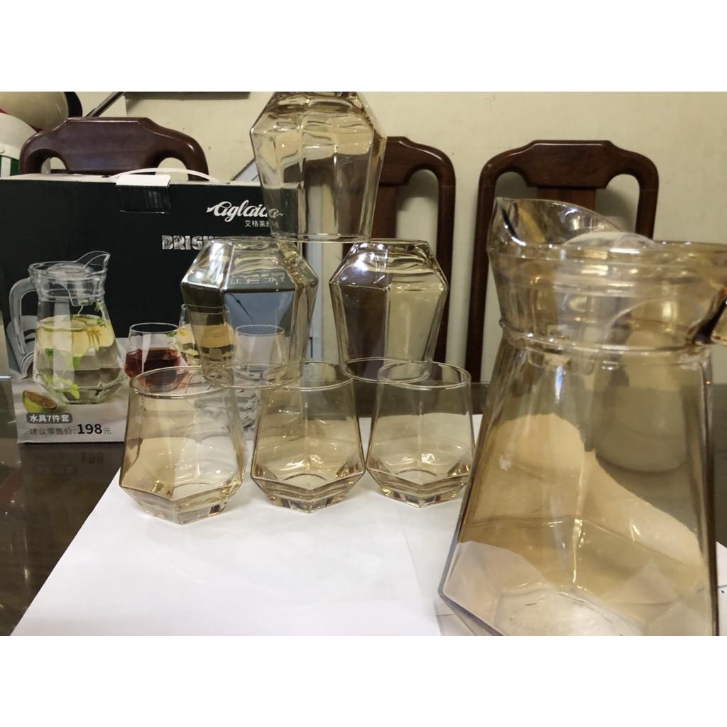 Bộ bình và 6 cốc thủy tinh màu vàng sang trọng