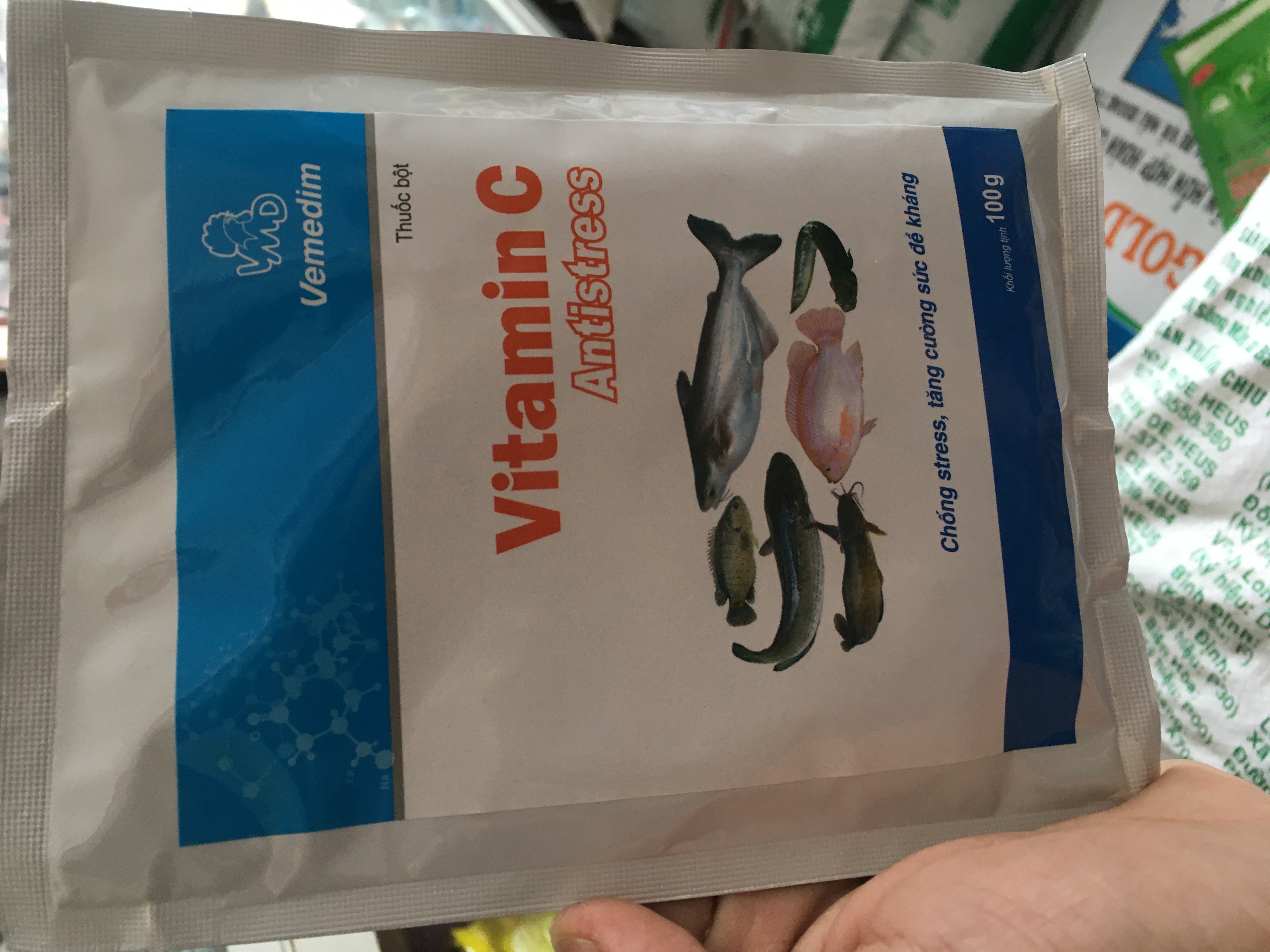 Vitamin c chống căng thẳng , tăng cường sức khẻo cho cá kèo, cá basa, cá kèo, cá lóc, cá điêu hồng, cá rô,dùng cho ao hồ bể nuôi cá vemedim
