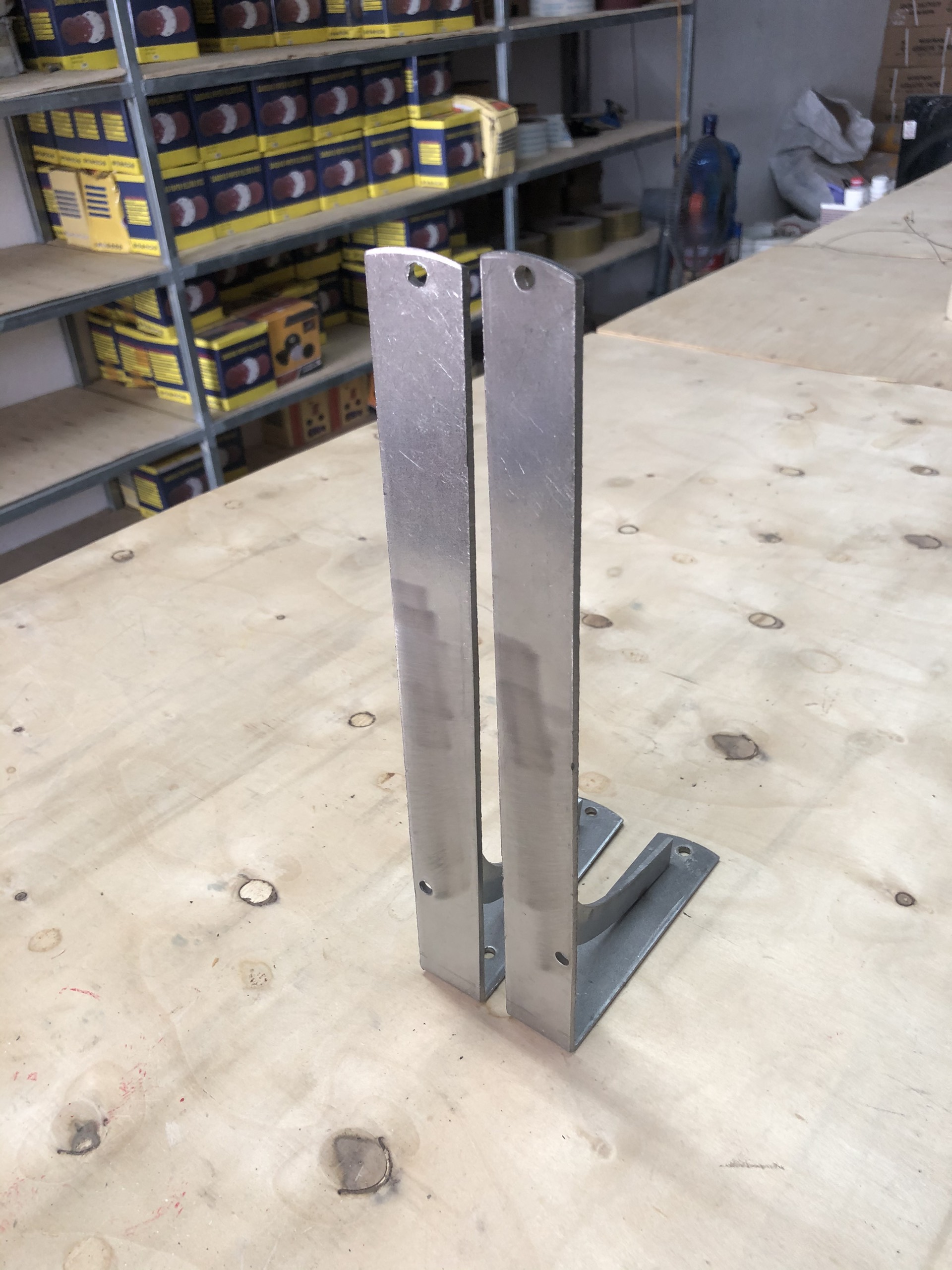 Ke góc vuông chữ L thép 40 x 15 x 3 cm