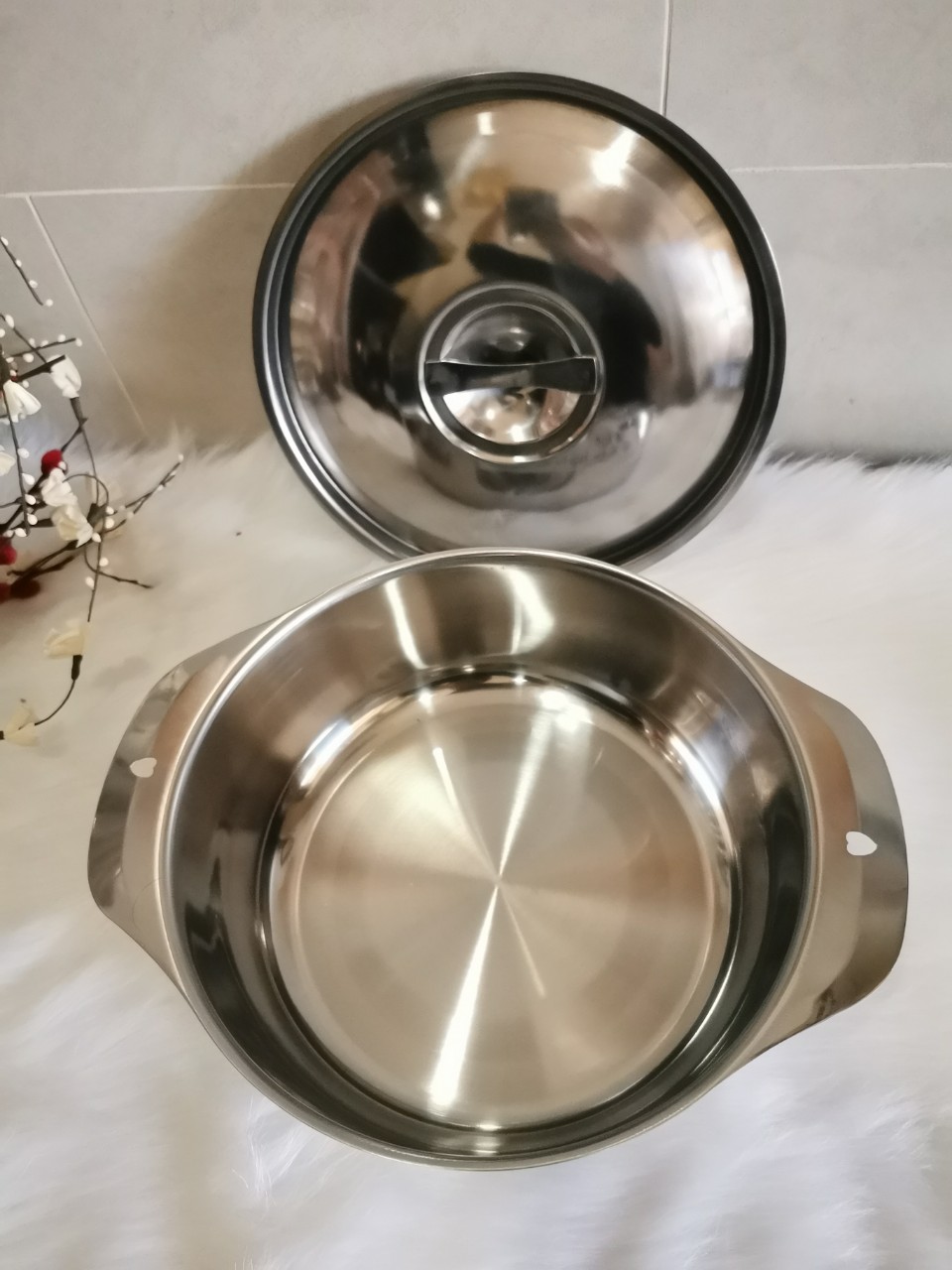 Nồi Lẩu Inox Nấu Điện Từ Quai Hình Lổ Tim 24cm TẶNG 1 Rổ Hình Tim