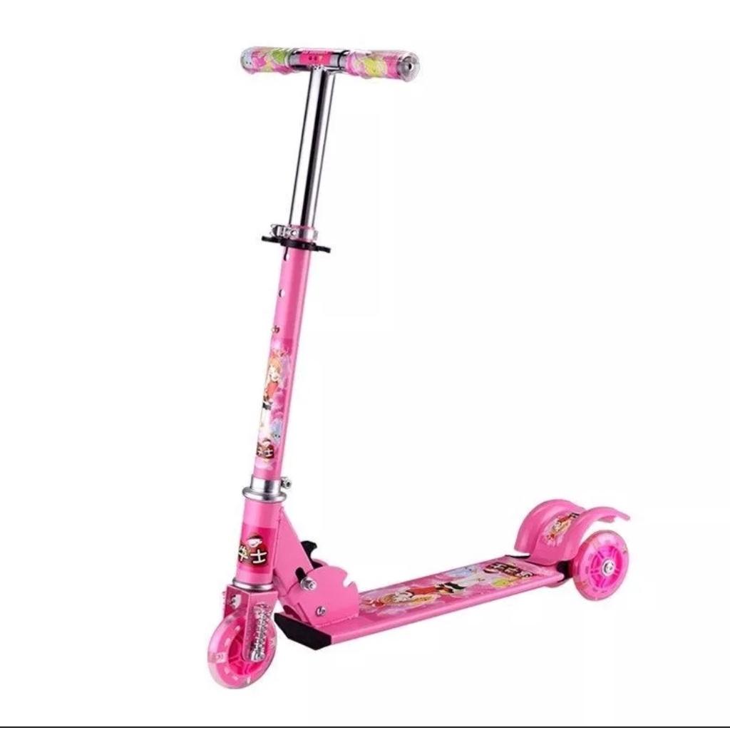 Xe trượt Scooter, Xe trượt phát sáng cho bé từ 3 - 8 tuổi chịu được tải trọng 100kg có 3 bánh (CÓ HỘP ĐỰNG)