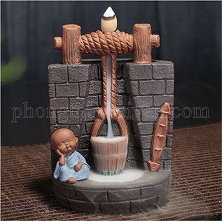 Thác khói Trầm hương"Chú tiểu Bên Giếng Nước"cao 16.5cm