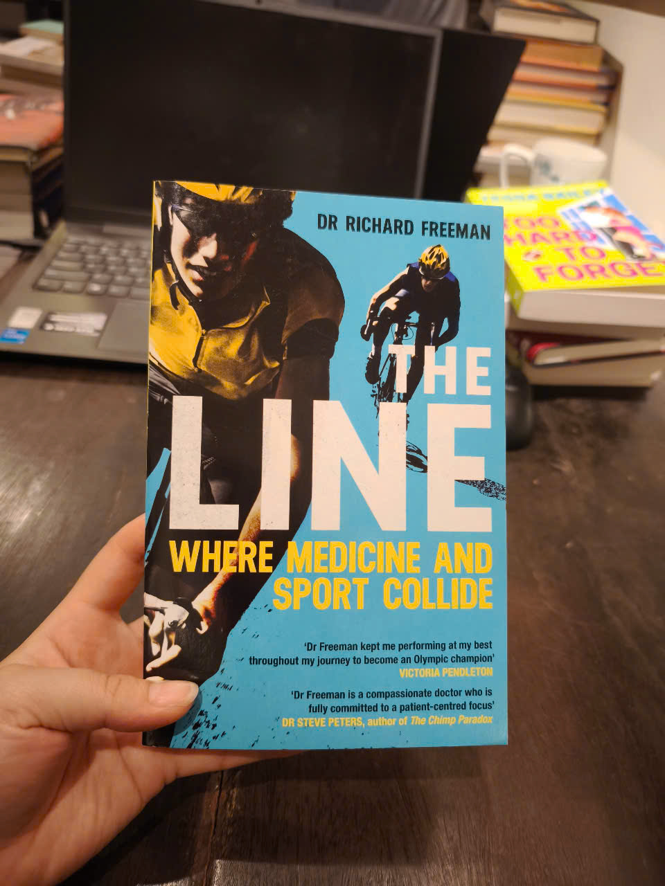 Sách - The Line: Where Medicine and Sport Collide by Richard Freeman - Cycling / Sport