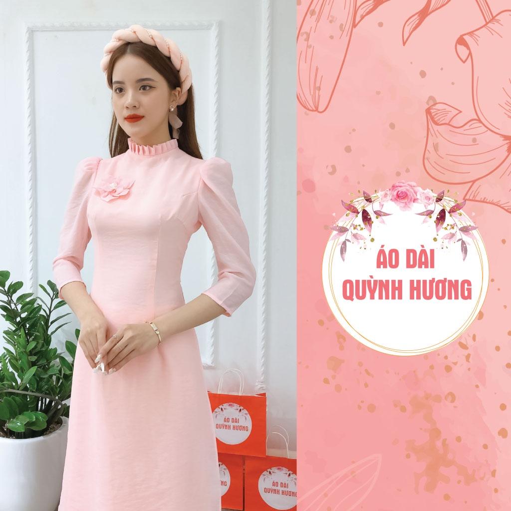 Áo dài voan đũi cách tân cổ xếp đính hoa màu hồng