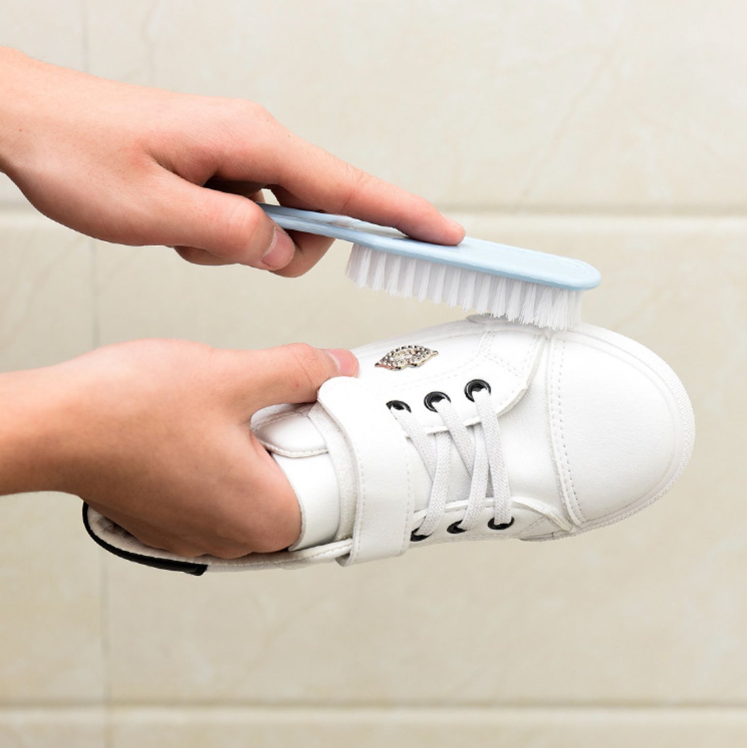 Bàn chải cọ rửa lông mềm tiện dụng